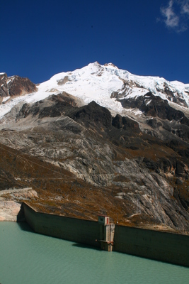 huayna potosi, picture 2: huayna potosi (from base camp). click on the image to go to the next picture